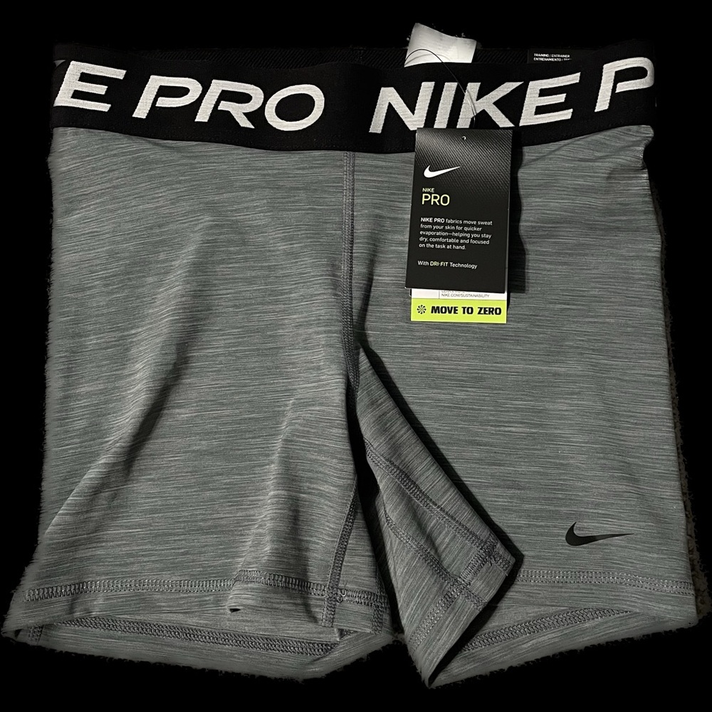 Nike Pro 5” Shorts, NWT, Size Medium
